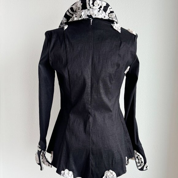 VINTAGE BLACK BLAZER WITH WHITE FLORAL APPLIQUE - Picture 6 of 12